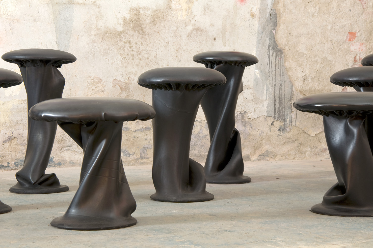 RUBBER stool 'Tuby' Wout Wessemius